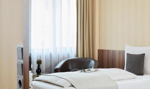 Business Single Room image 2