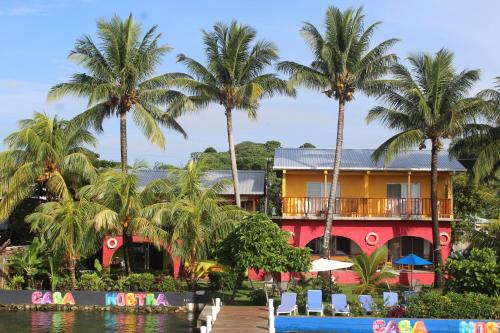 Tampilan eksterior, Casa Nostra in Livingston