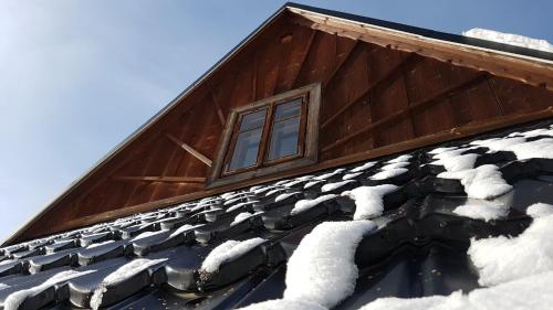 Bacówka w sercu gór - dom z bali w Gorcach Bacówka w sercu gór - dom z bali w Gorcach