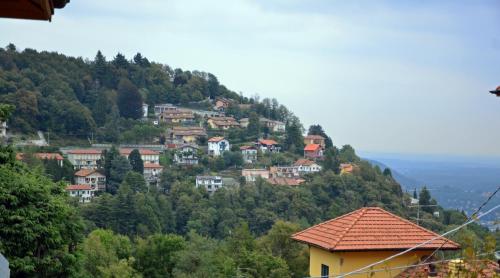 Dalla Zia Marta ampio appartamento Brunate