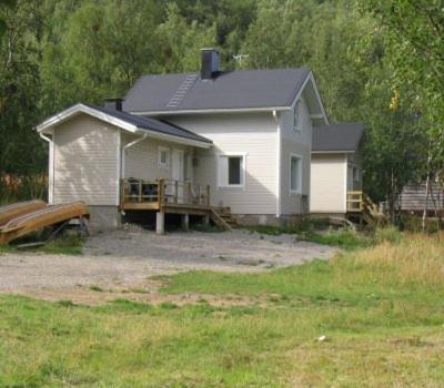 Three-Bedroom Cottage with Sauna - B