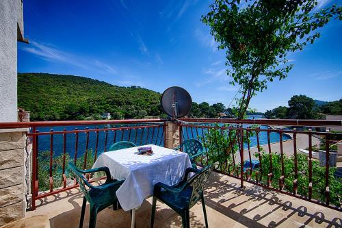 One-Bedroom Apartment with Balcony and Sea View - 2nd floor