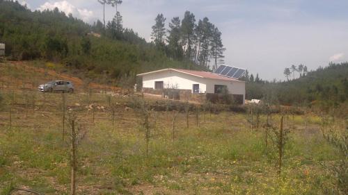  REFÚGIO DO RAPOSO/CASA DA RIBEIRA (AGROTURISMO), Pension in Proença-a-Nova bei Bugios