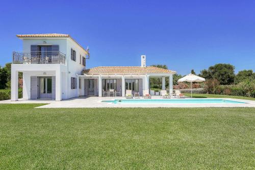 Exterior view, Villa Votsalo in Livathou