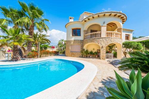 Three-Bedroom Villa image 1