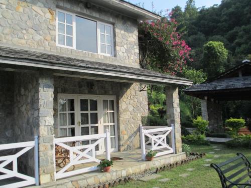 The Begnas Lake Resort & Villas