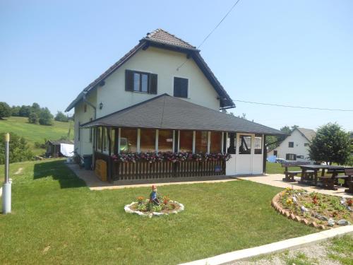  House Ivan, Pension in Rastovača