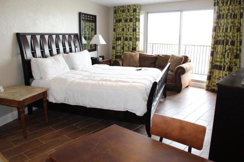 Cove Motel Oceanfront - image 6