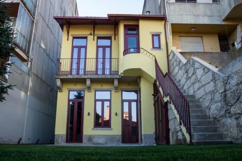 Exterior view, Sweet Swell in Bonfim