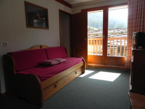 2 bedrooms, 3 beds