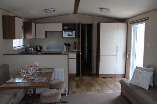 3 Bed Static Caravan @ Hoburne Devon Bay