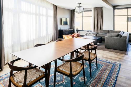 โรงแรมออริจิน เรด ร็อกส์ (Origin Hotel Red Rocks) in โกลเด้น (CO)