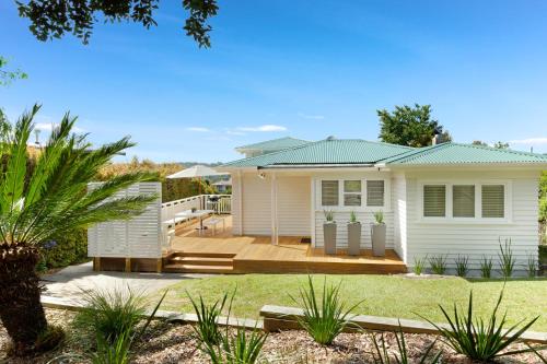 Eight on Church - near Mudbrick & Cable Bay, Oneroa