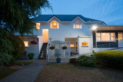 Waimarie on Riverside Motel & Apartments - Accommodation - Nelson