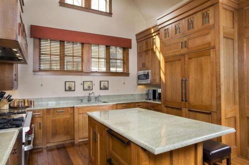 Frias Properties of Aspen Homes - image 5