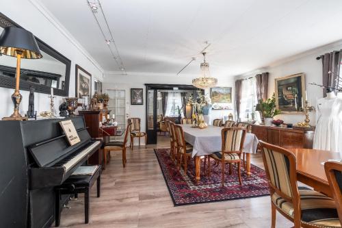 ห้องส่วนกลางสำหรับนั่งเล่น/ดูทีวี, Opsahl Gjestegaard in โบเดอ