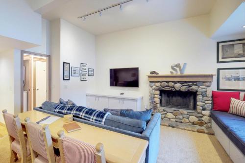 Spacious and Cozy International Village - image 2