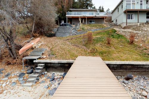 Phil's Lake Cabin - image 9