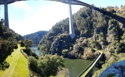 Apkārtne, O Ninho do Rei in Vila de Rei