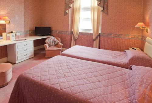 2 twin beds