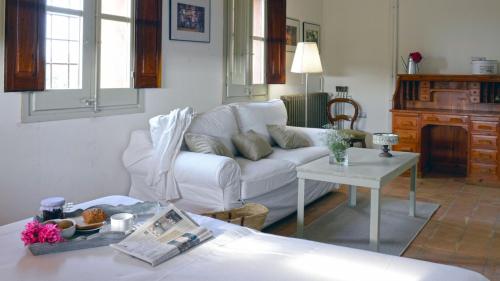 1 king bed, 1 sofa bed