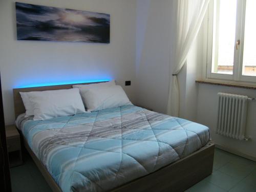 1 queen bed, 1 sofa bed