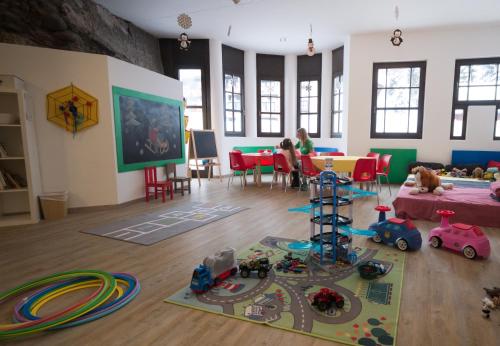 Family Hotel Schloss Rosenegg - image 6