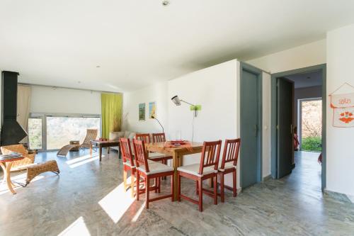 Casa de las Letrinas Baja, 2 Habt 5 mas 1 Pers max chimenea con horno in 格拉納多