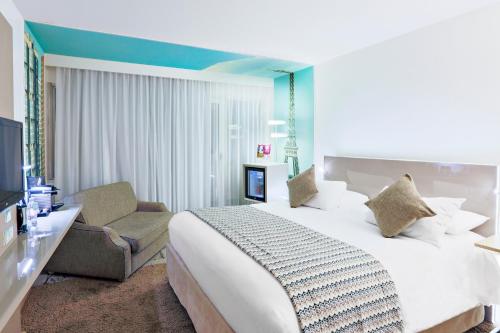 room detail thumbnail 1