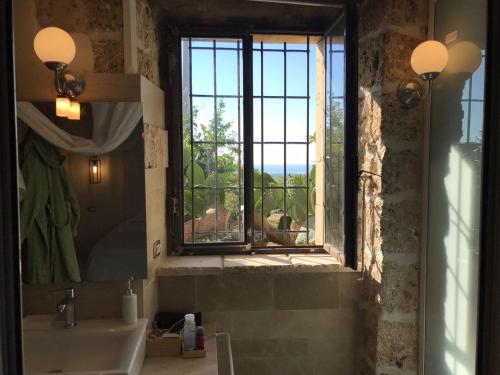 Villa Carrubbo con veranda by Wonderful Italy