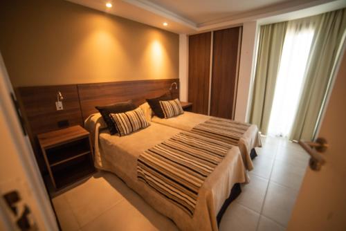 Standard Twin Room image 10