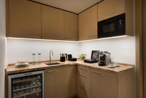 Kitchen, Shangri-La The Shard, London in London