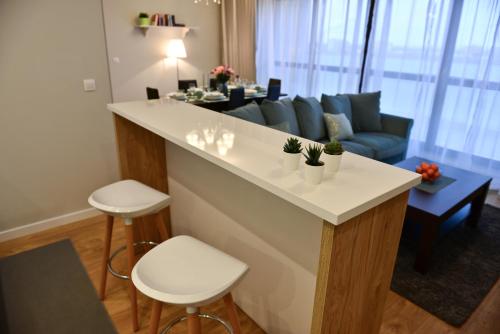 La Gioia Elegant Spacious Apartment Located in Grzegórzki, La Gioia Elegant Spacious Apartment is a perfect starting point from which to explore Krakow. The property offers a high standard of service and amenities to suit the individua