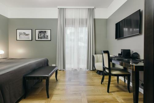 Hotel Borg by Keahotels The 4-star Hotel Borg by Keahotels offers comfort and convenience whether youre on business or holiday in Reykjavik. Both business travelers and tourists can enjoy the propertys facilities and servi