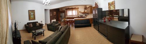  Polinas House in Malona Village