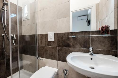 HOTEL CONDOR - image 5