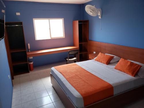 Economy Double Room image 8