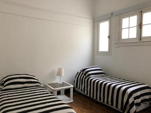 Antiguo departamento con excelente ubicación, Buenos Aires (fotografie 9)