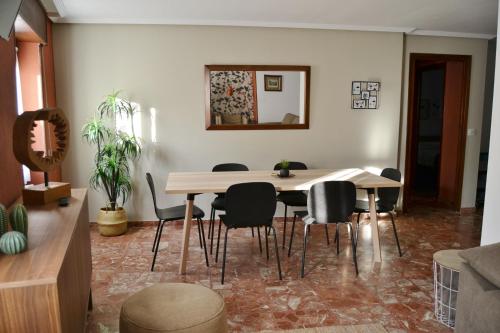 Tres Puentes Anguiano Apartamentos y Pensión Room Type - Three-Bedroom Apartment