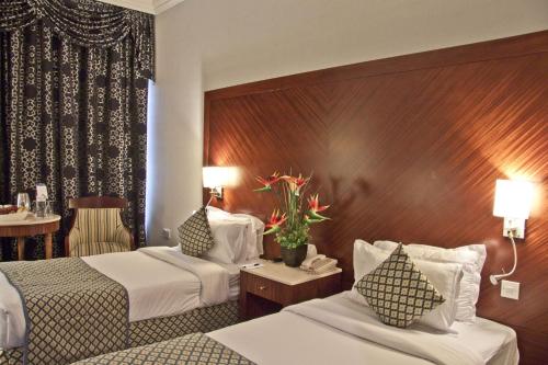 Regent Palace Hotel - image 4