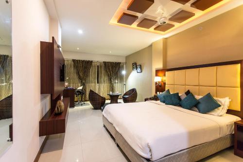 โฮเต็ล ราจมาฮาล อินน์ (Hotel RajMahal Inn) in วิไชยนคร
