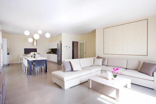 Cozinha, Residence Sala Comacina apartment no 2 with pool and spa by Italian Apartments in Sala Comacina