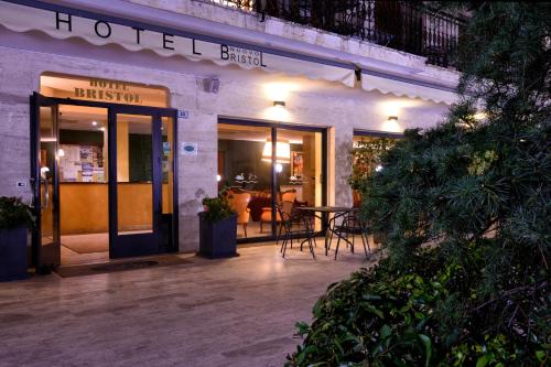 Hotel Bristol - main image