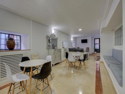 บริการและสิ่งอำนวยความสะดวก, เอมเปราตริซ 1 (Emperatriz I) in ซาลามันกา