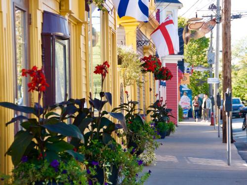 Rum Runner Inn Lunenburg