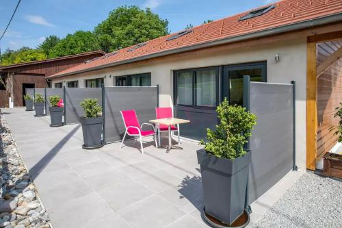 Domaine Des Écuries in Talloires-Montmin