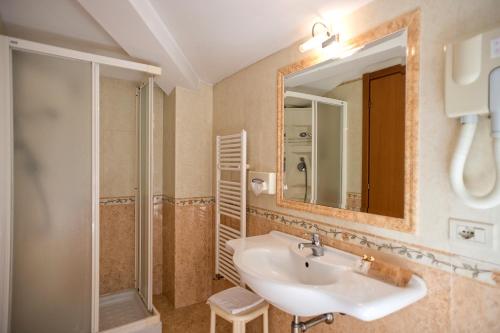 Grand Hotel Italia - image 4