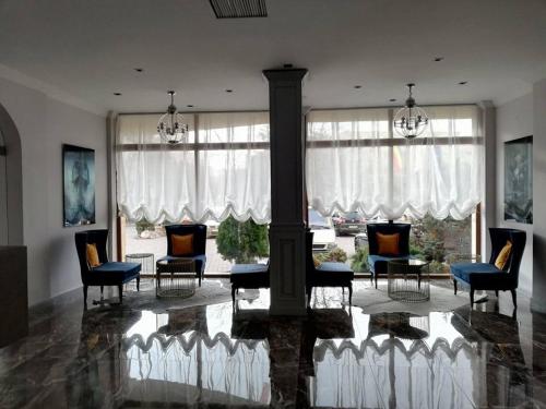 Royal Classic Hotel - image 7