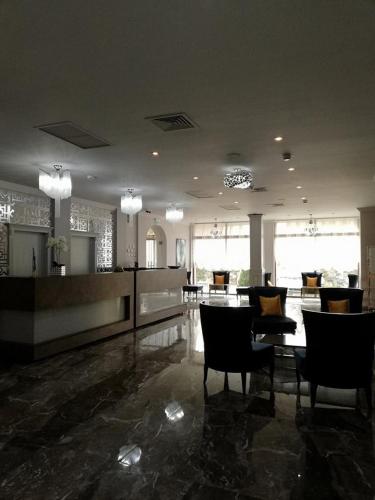 Royal Classic Hotel - image 9