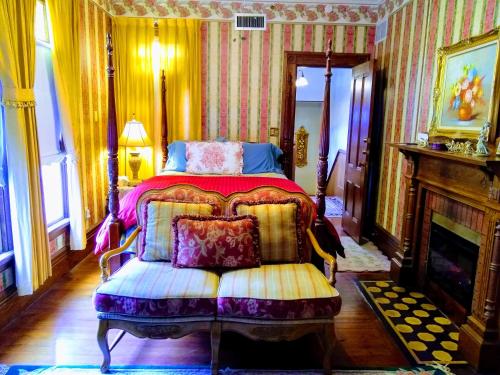 Shamrock Thistle & Crown B&B in Weirsdale